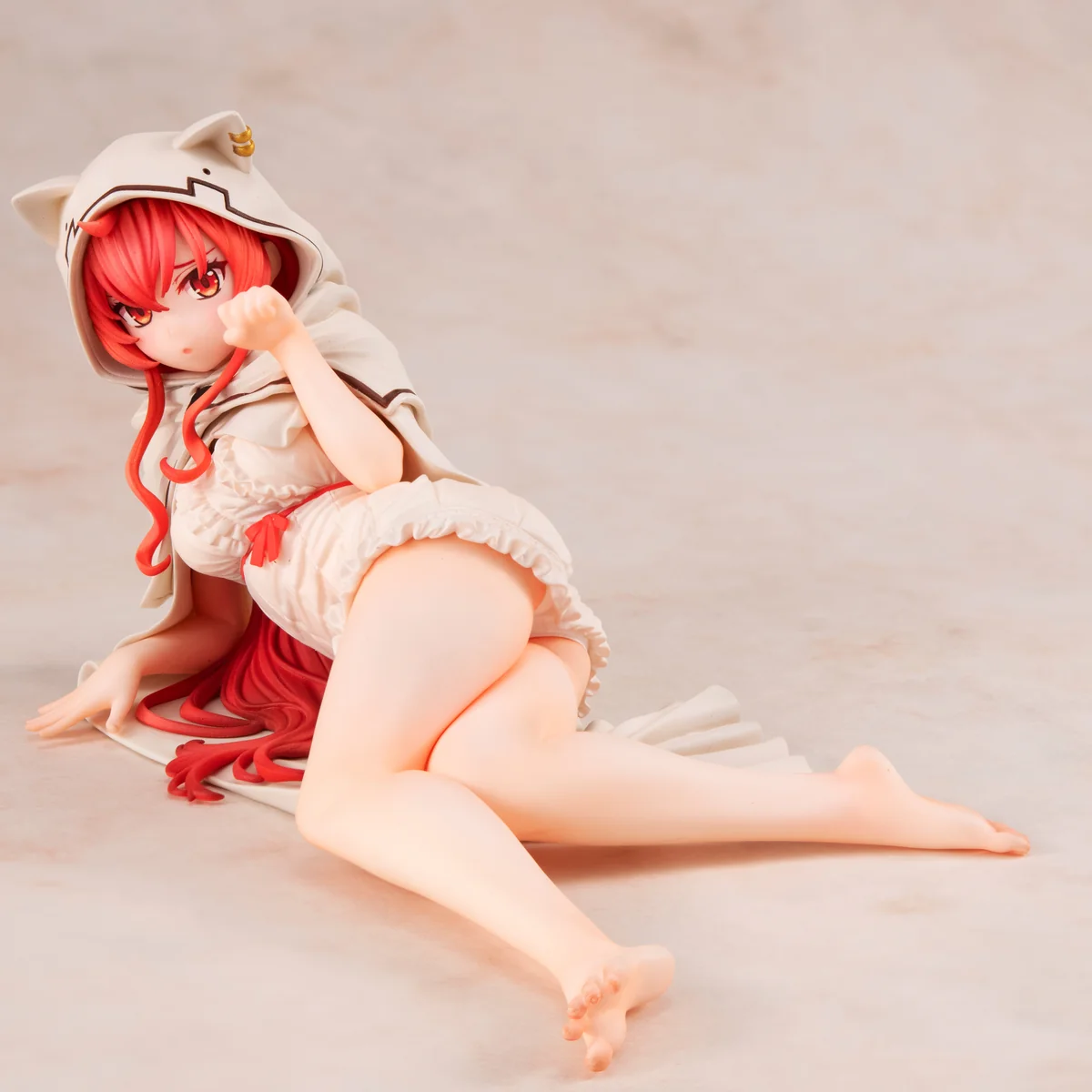 Adorable palm-sized Mushoku Tensei Eris figure by MegaHouse. View her playful pose and intricate sculpted details from multiple angles for a cozy display.