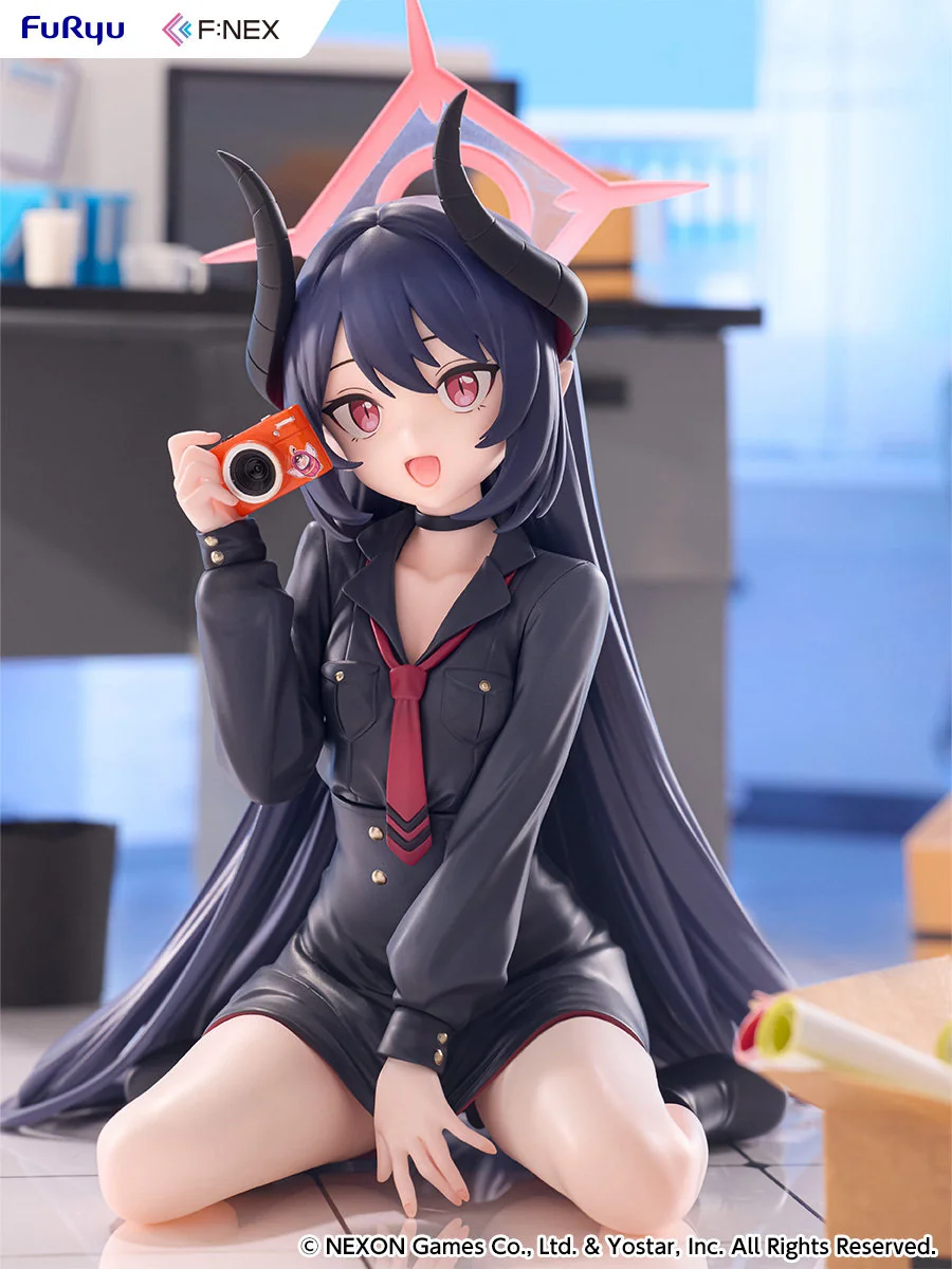 "Exquisite F:NEX Blue Archive 1/7 Motomiya Chigusa figure, highlighting her dynamic pose and detailed Memory Hall base in various views."