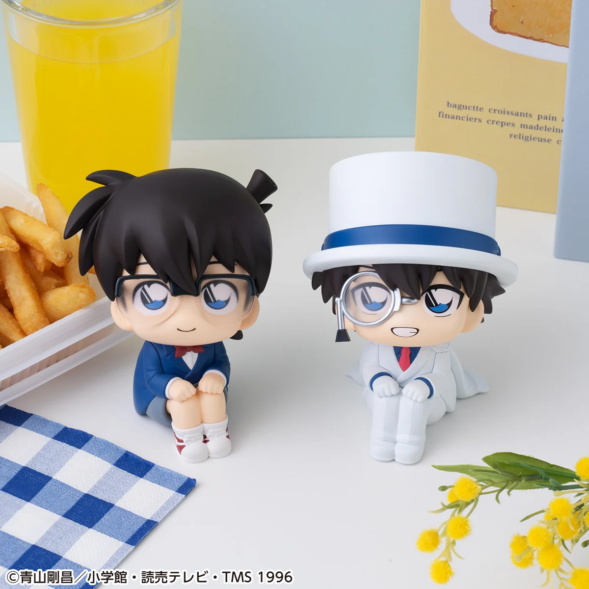 "Playful chibi Detective Conan figures of Conan Edogawa and Kaito Kid from the MegaHouse LookUp series, showcasing their iconic upward gaze and detail."
