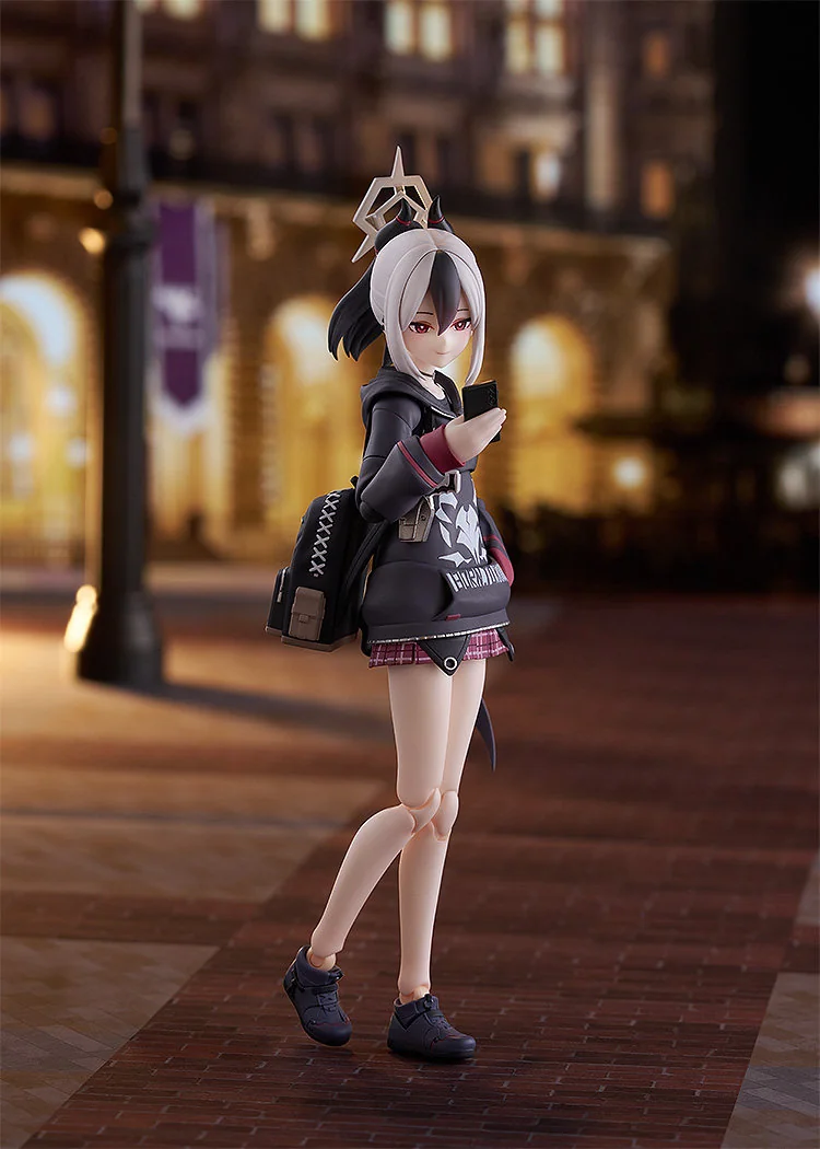 "Detailed gallery of the highly poseable figma Kayoko Onikata Blue Archive figure, showcasing Max Factory's premium sculpt and dynamic articulation."