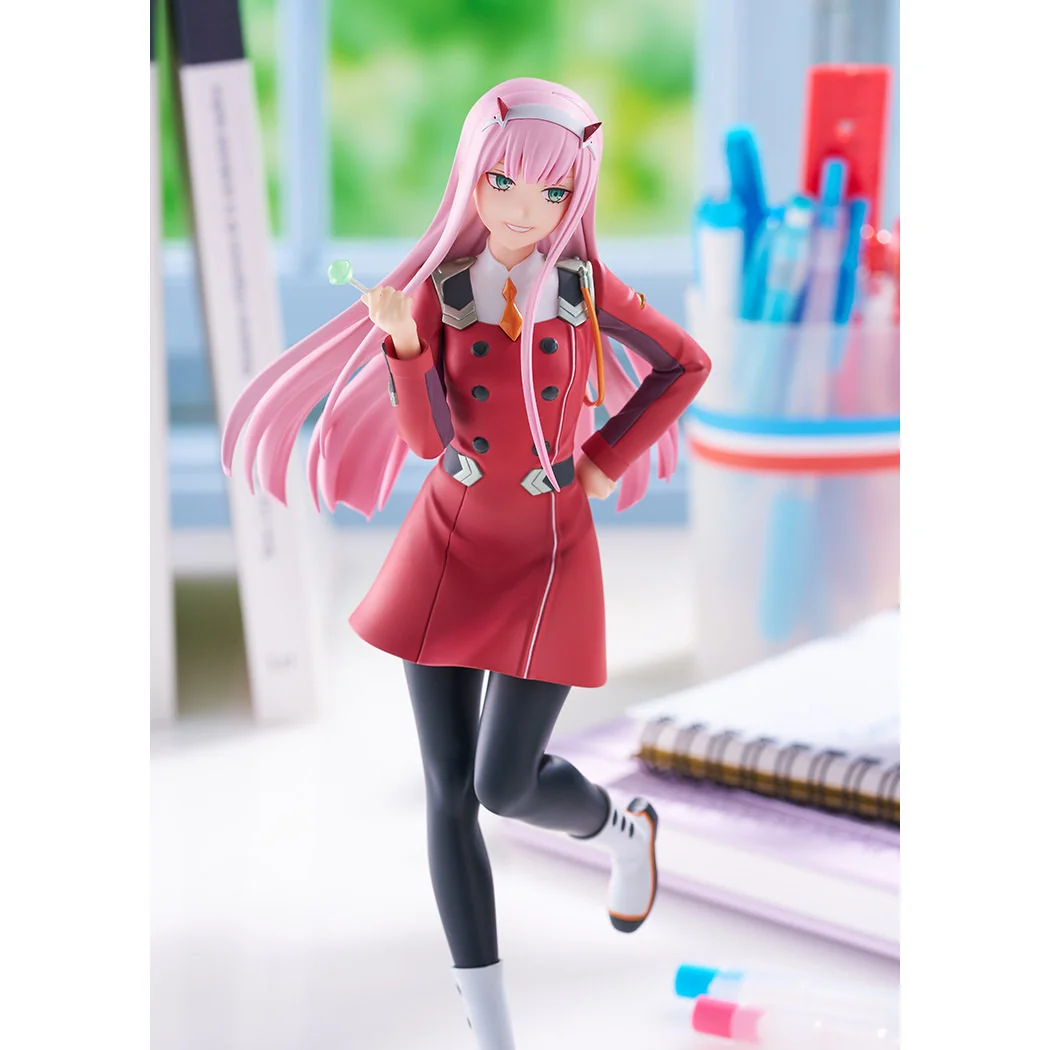 "DARLING in the FRANXX 02 POP UP PARADE L size figure gallery, showcasing Good Smile Company's vibrant, dynamic pose and premium sculpted details."