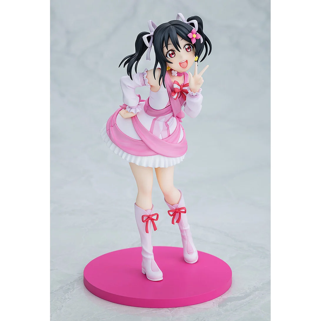 "Yazawa Nico 'Bokutachi wa Hitotsu no Hikari' figure by Good Smile Company, seen from a dynamic angle, highlighting her vibrant idol outfit and sculpt."
