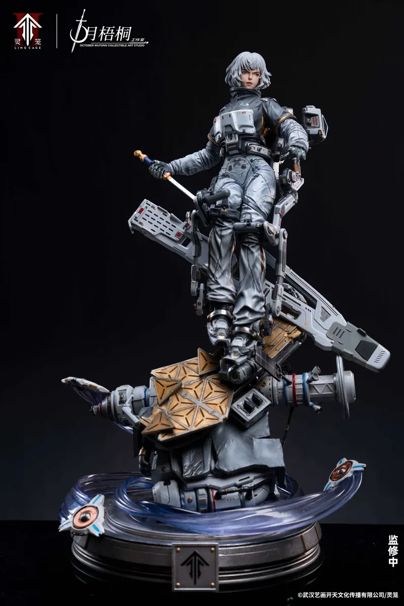"Experience the ultra-rare 1/4 Bai Yuekui (EVA Suit) official statue from Ling Cage, featuring intricate futuristic armor and a dynamic combat display."