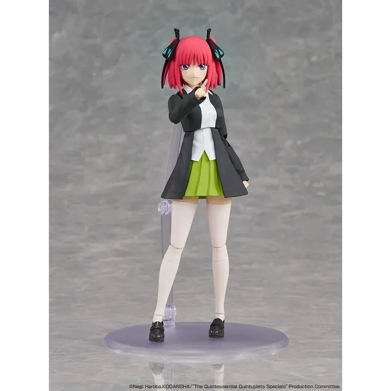 "Dynamic Nakano Nino model kit from The Quintessential Quintuplets. Assemble your own charming statue, capturing Nino's lively school uniform pose."