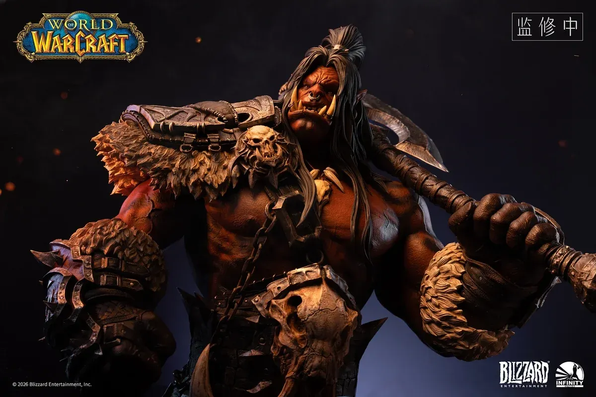 "Epic 1/3 scale Grommash Hellscream Bust by Infinity Studio. Detailed view of the fierce World of Warcraft Orc chieftain's intricate armor and dynamic."